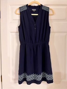 Market & Spruce sleeveless v neck embroidered detail short dress women’s medium